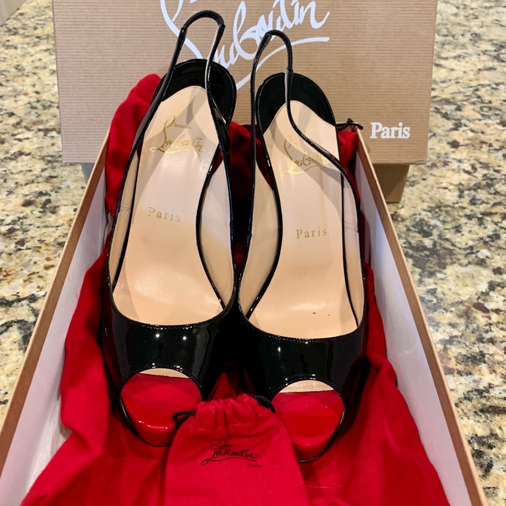 Christian Louboutin black patent leather very prive pump heels
